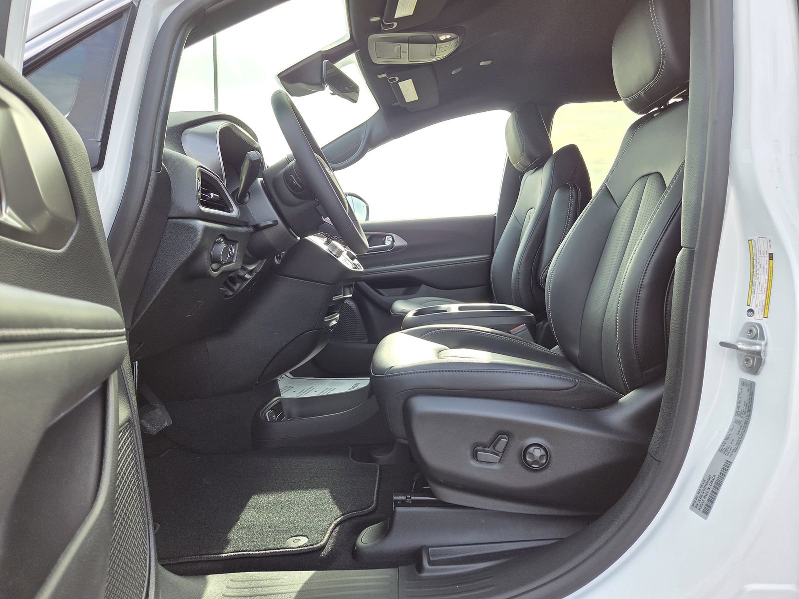 New 2026 Chrysler Voyager LX FWD image 12