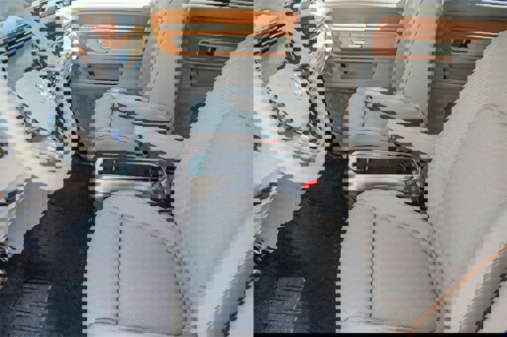 New 2025 Volkswagen ID. Buzz 1st Edition image 10