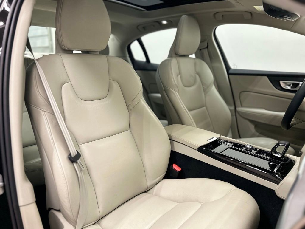 Used 2023 Volvo S60 T8 Plus image 18