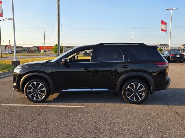 New 2026 Nissan Pathfinder Platinum w/ Cargo Package FWD image 4