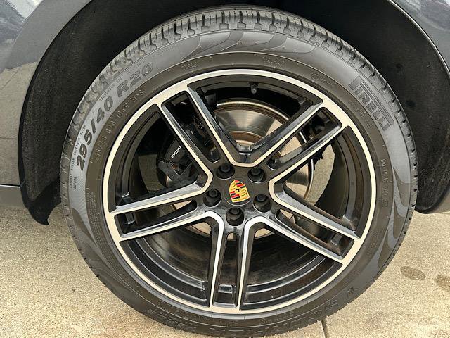 Used 2021 Porsche Macan image 32