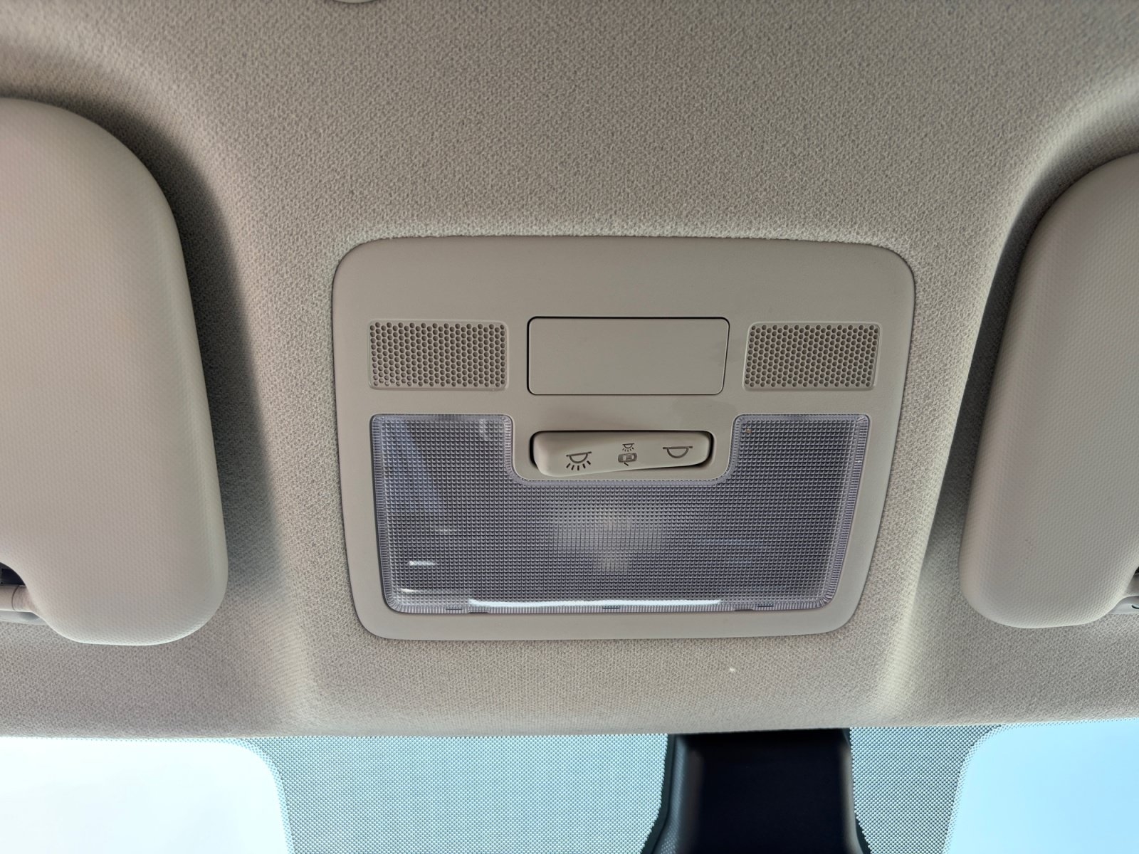Certified 2025 Hyundai Venue SE FWD image 31