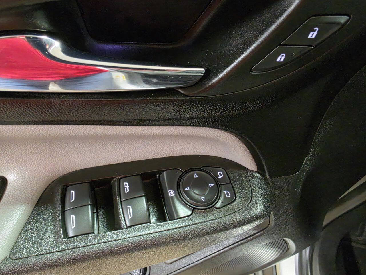 Used 2021 Chevrolet Equinox Premier w/ LPO, Floor Liner Package AWD/4WD image 25