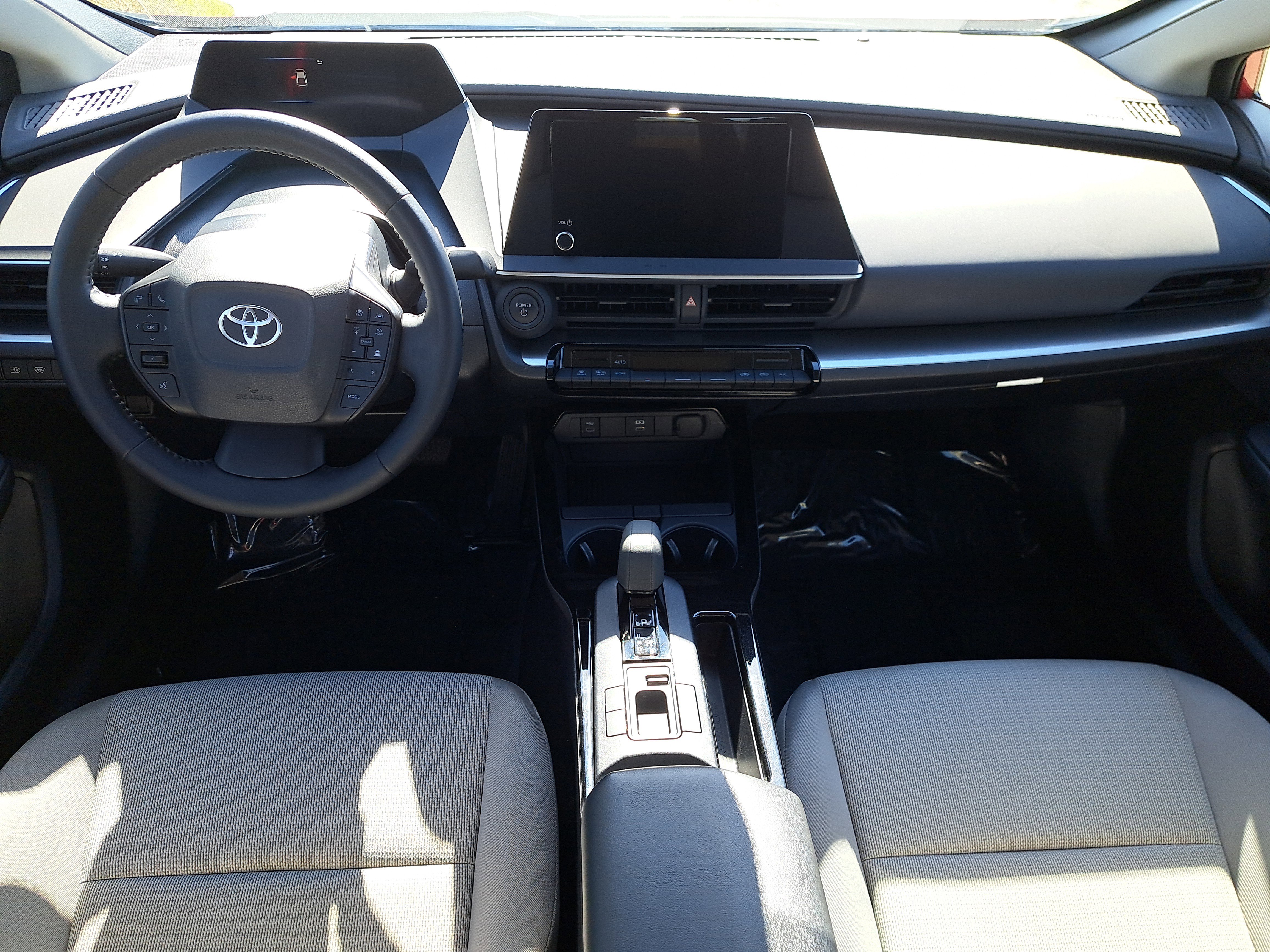 Used 2025 Toyota Prius LE FWD image 21