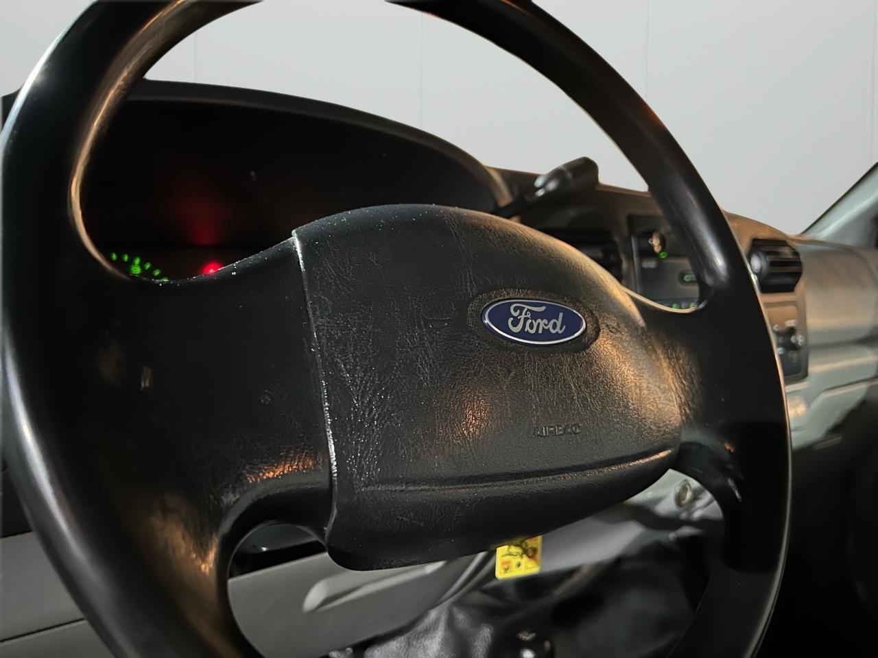 Used 2006 Ford F350 XLT image 32