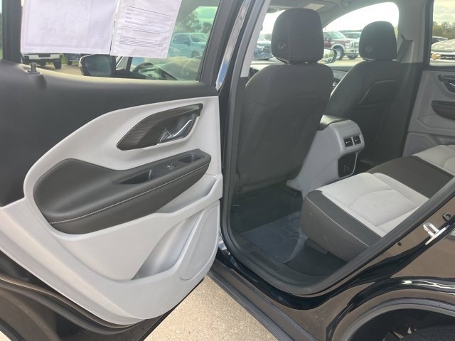 Used 2023 GMC Terrain SLE w/ Driver Convenience Package image 36