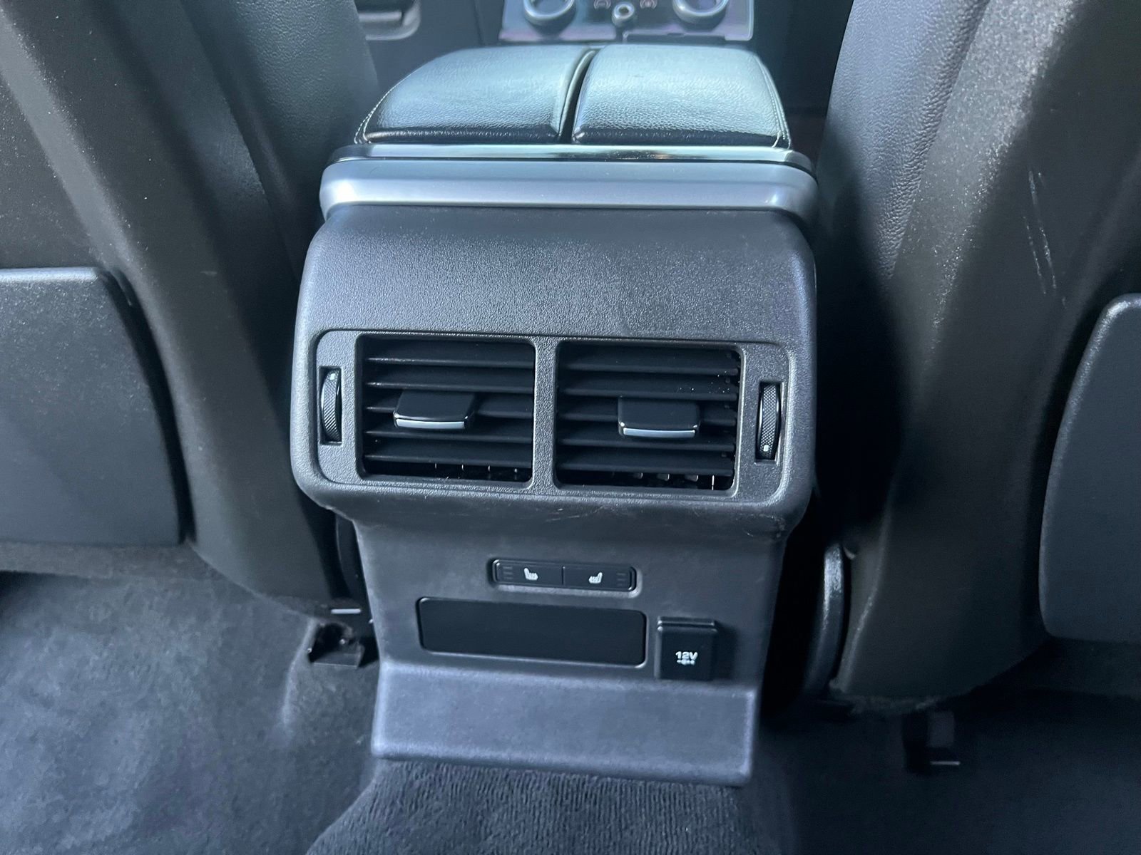 Used 2019 Land Rover Range Rover Velar R-Dynamic SE image 31