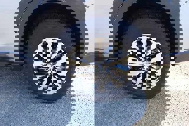 Certified 2025 Subaru Outback Premium image 40