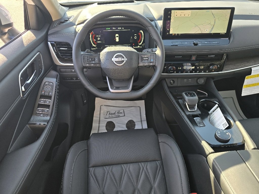 New 2026 Nissan Rogue Platinum image 4
