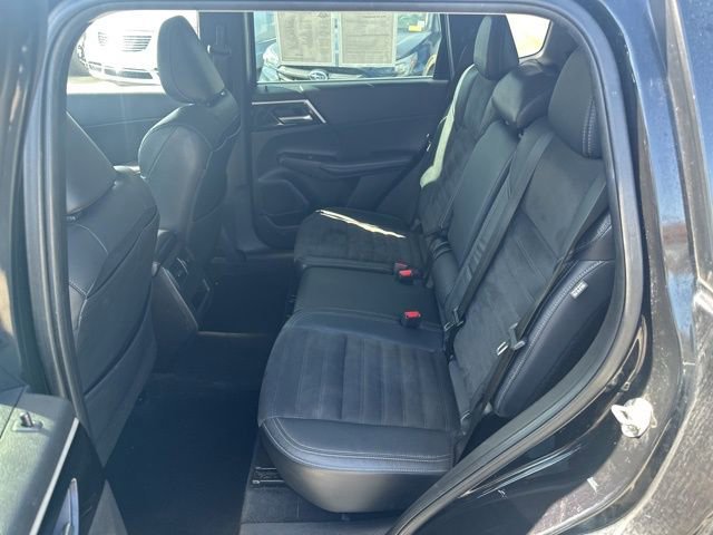 Used 2023 Mitsubishi Outlander SE image 27