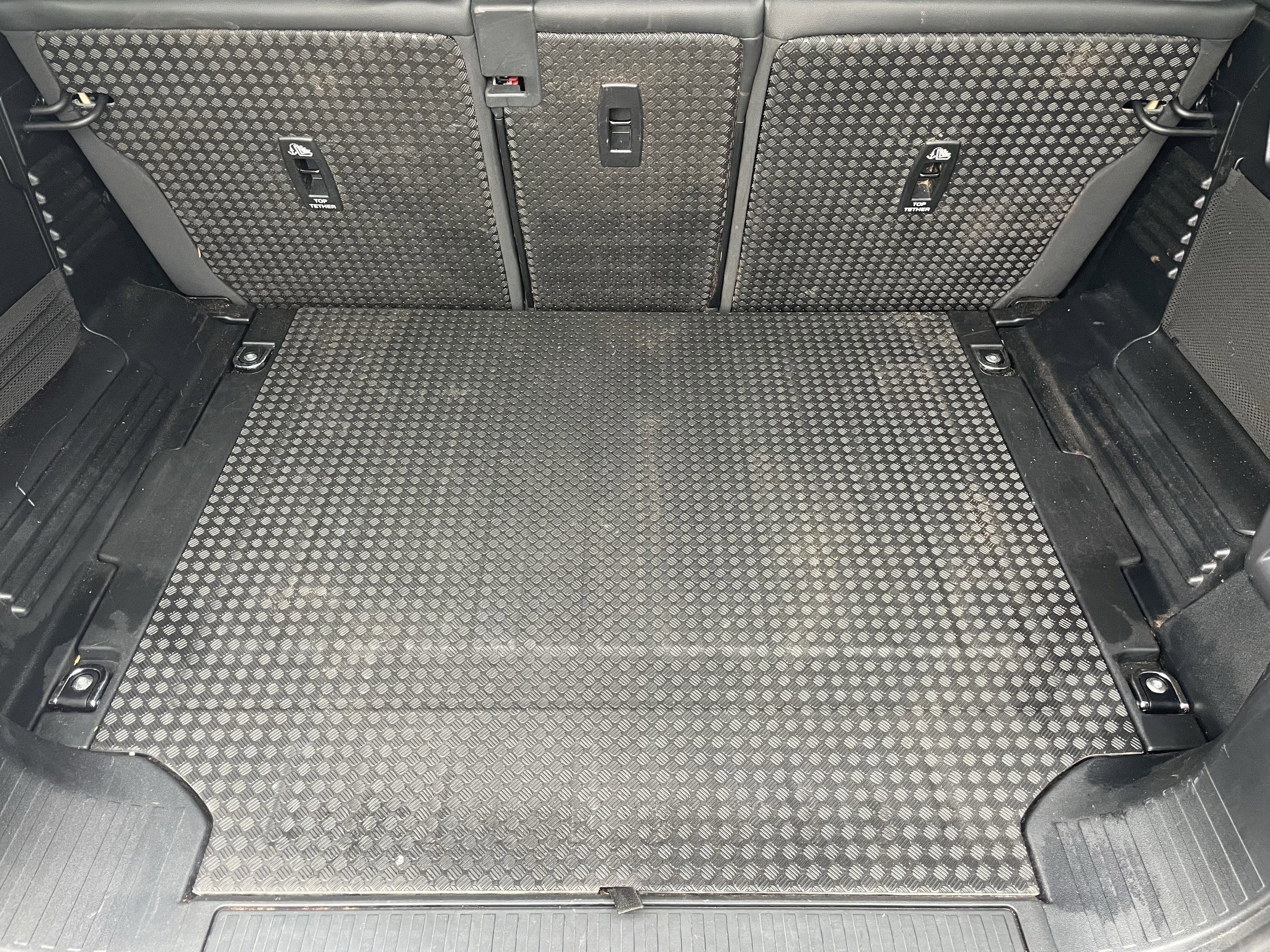 Used 2024 Land Rover Defender 110 S image 34