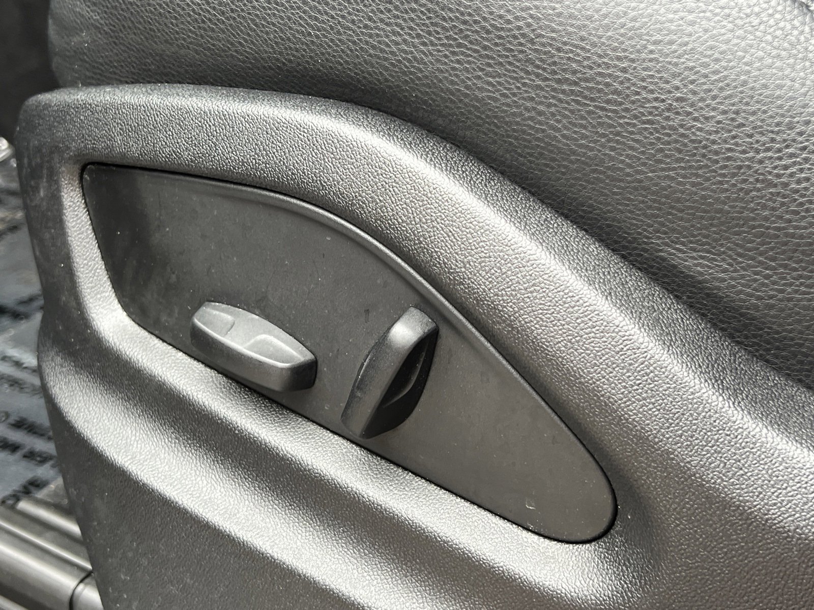 Certified 2023 Porsche Cayenne image 31