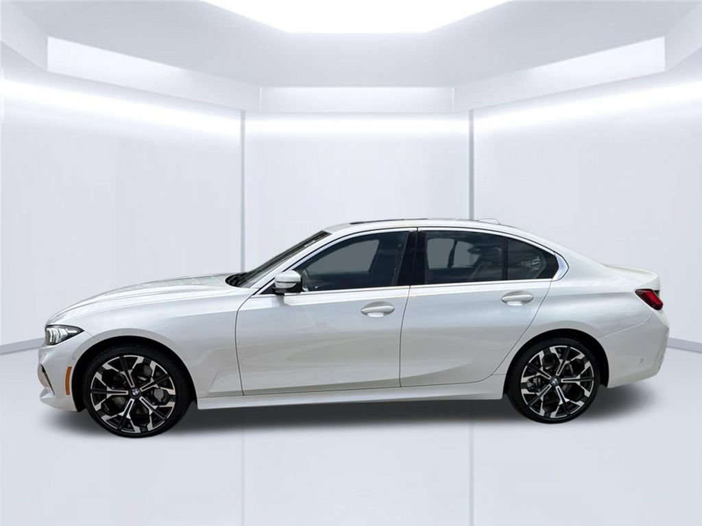 Used 2025 BMW 330i Sedan RWD image 3