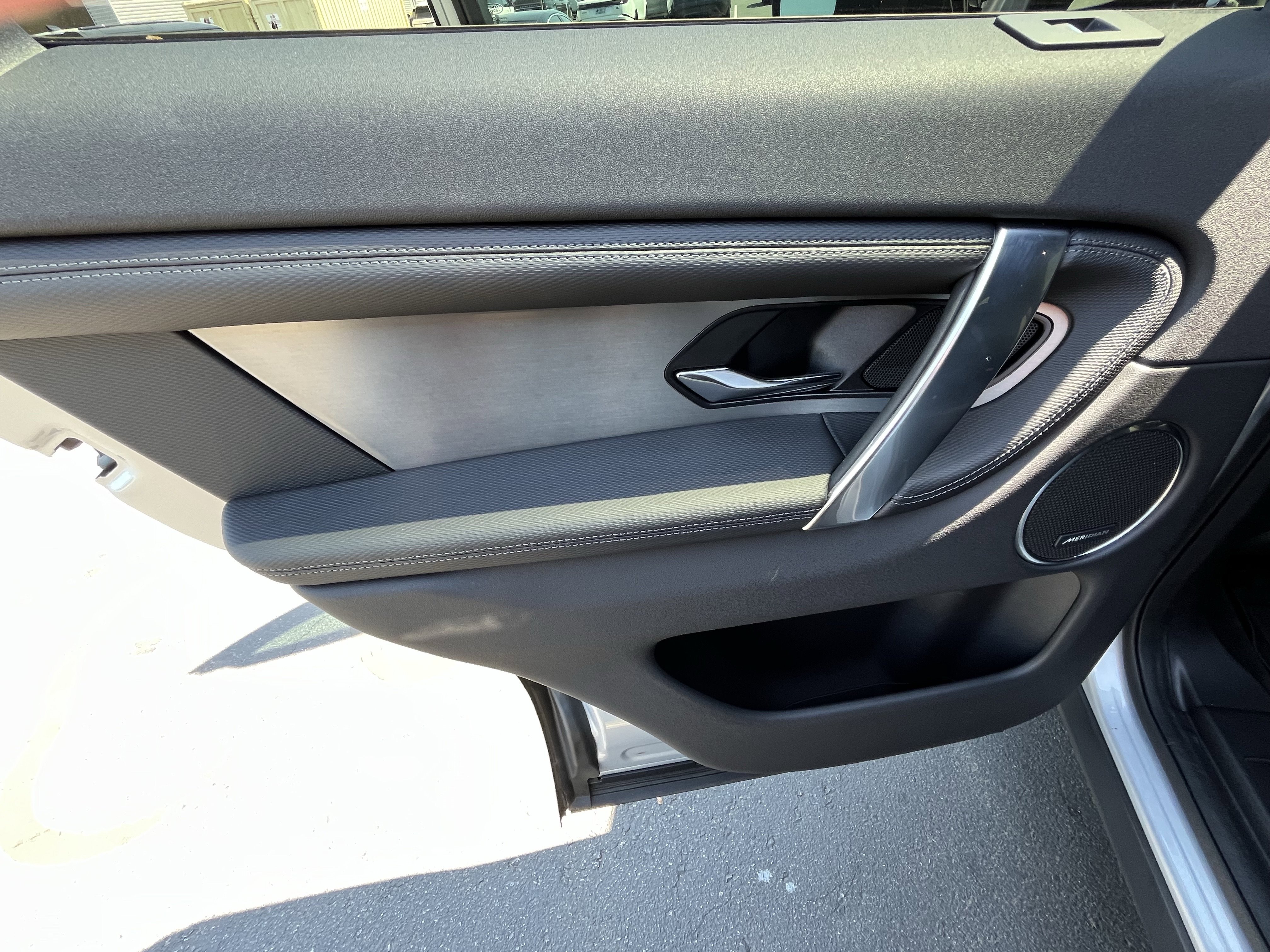 Certified 2025 Land Rover Discovery Sport Dynamic SE image 28