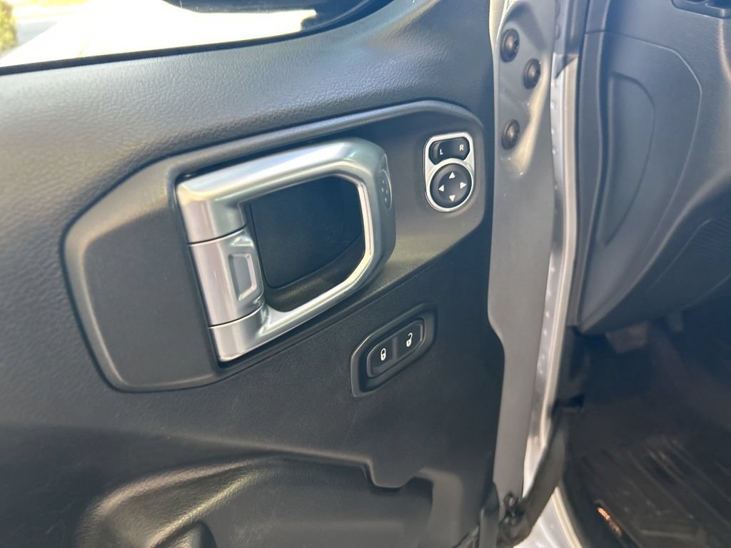 Used 2018 Jeep Wrangler Unlimited Sport S AWD/4WD image 37