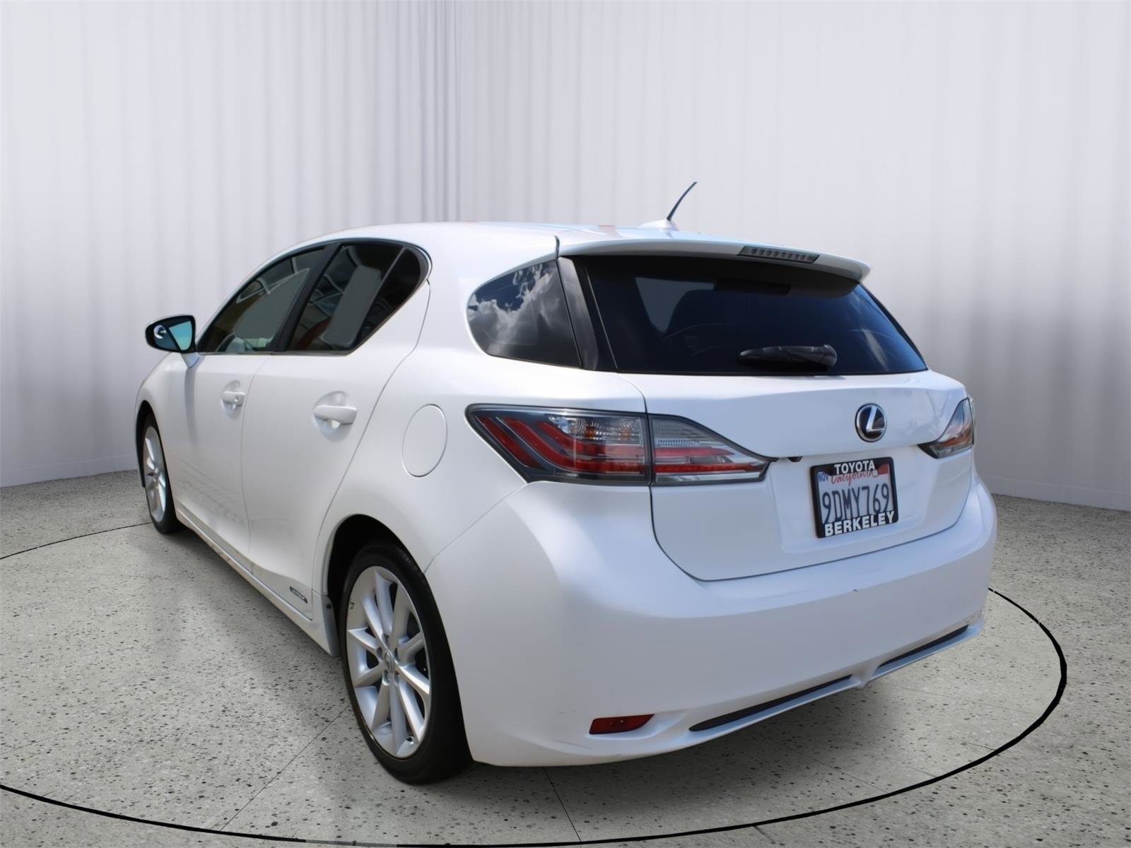 Used 2013 Lexus CT 200h w/ Premium Pkg w/Backup Camera image 6