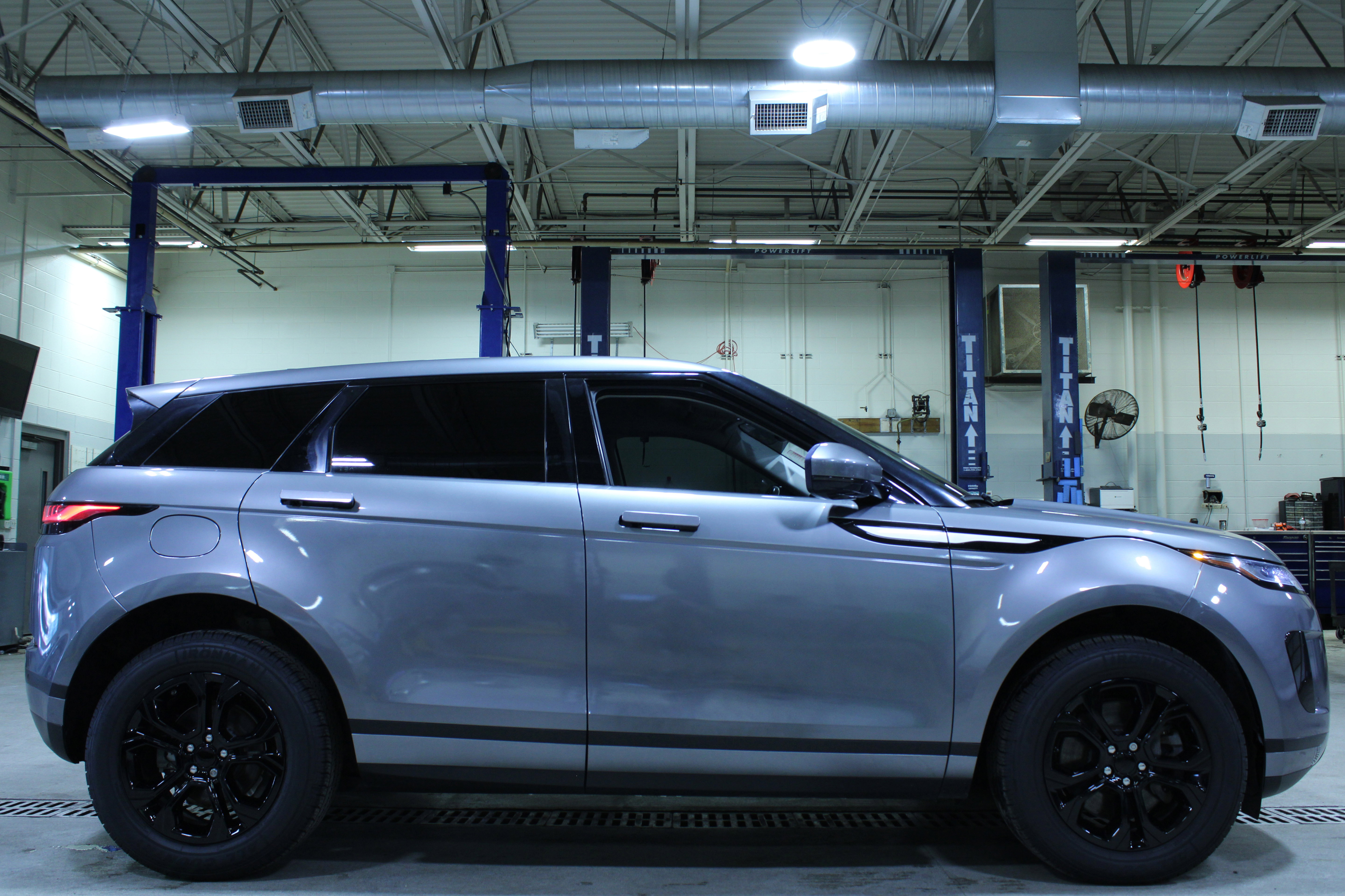 Used 2020 Land Rover Range Rover Evoque S image 30