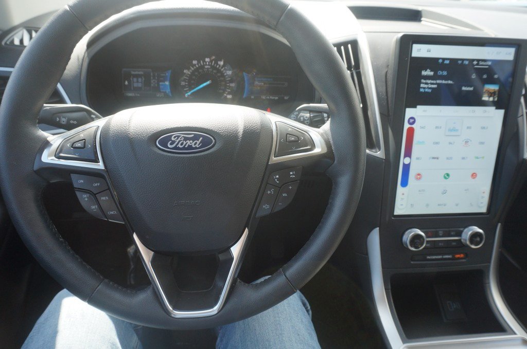 Used 2024 Ford Edge SEL w/ Convenience Package AWD/4WD image 11