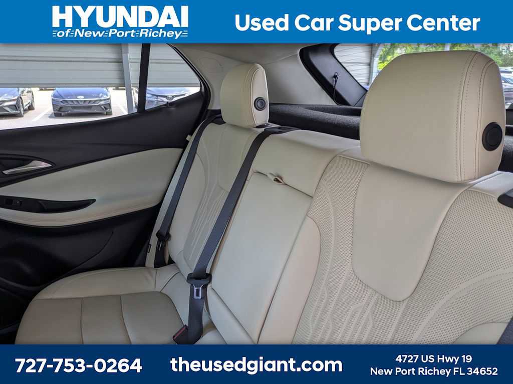 Used 2024 Buick Encore GX Avenir w/ Avenir Convenience Package AWD/4WD image 17