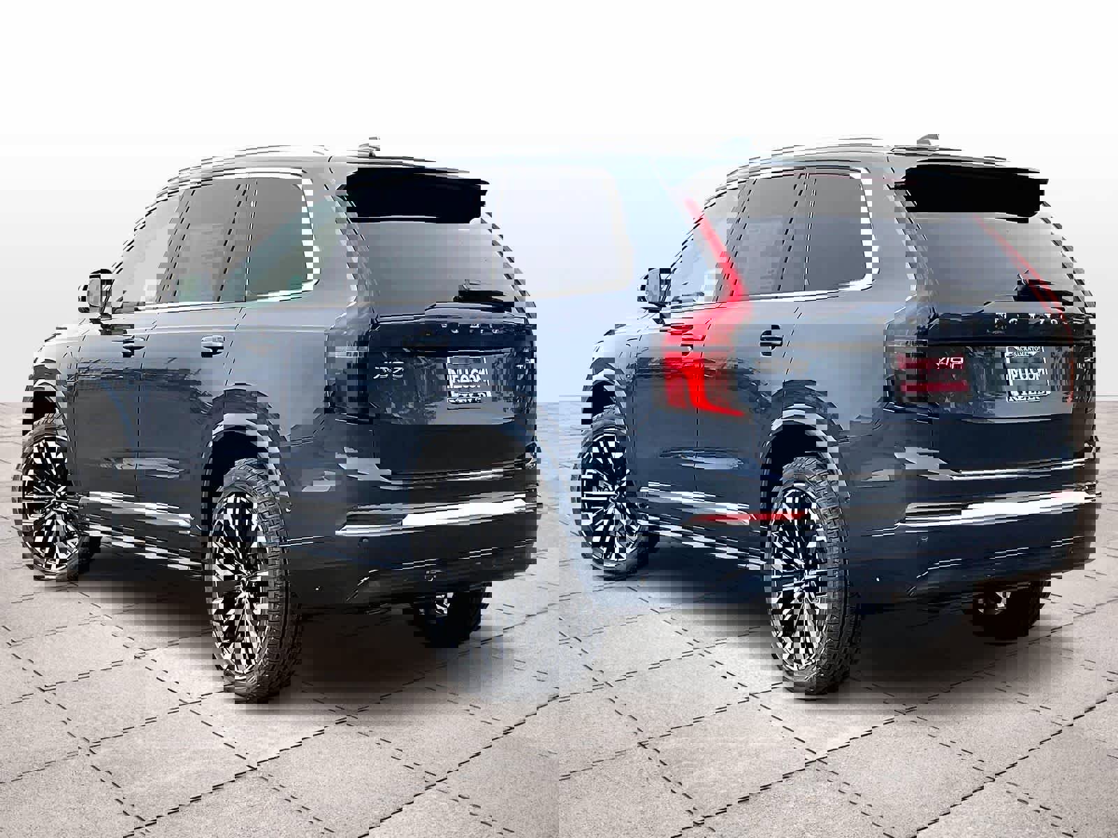 New 2026 Volvo XC90 T8 Plus w/ Protection Package Premier image 3