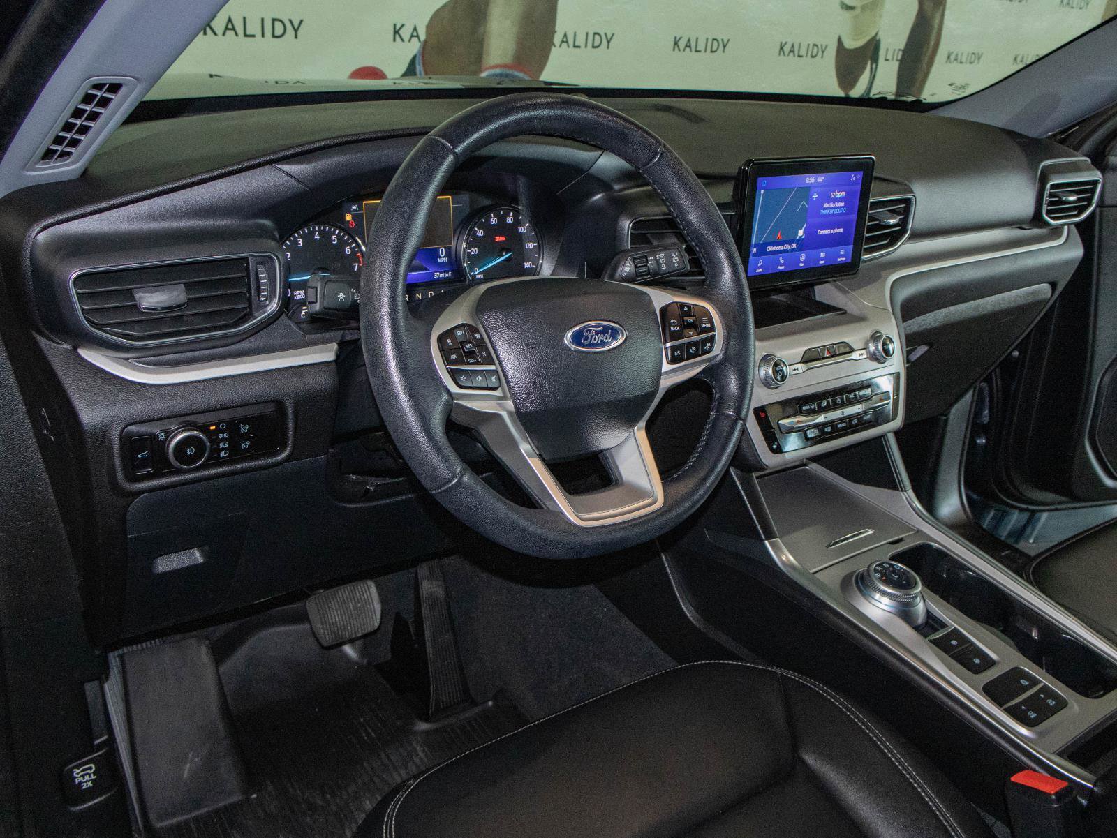 Used 2023 Ford Explorer XLT w/ Equipment Group 202A image 6