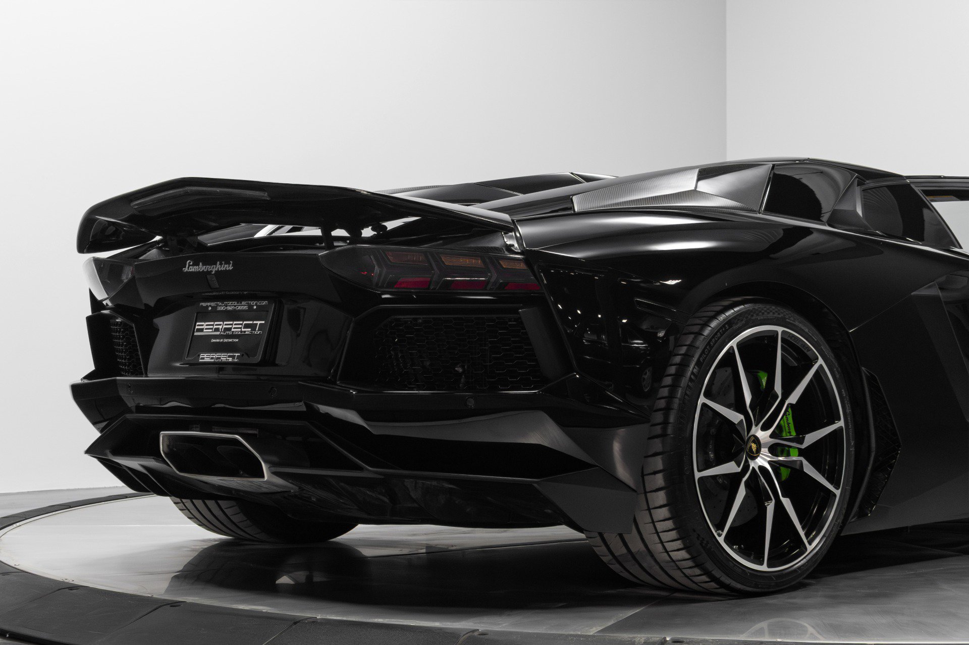 Used 2015 Lamborghini Aventador LP 700-4 image 14