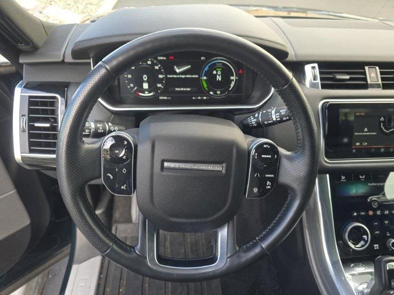 Used 2020 Land Rover Range Rover Sport HSE image 3