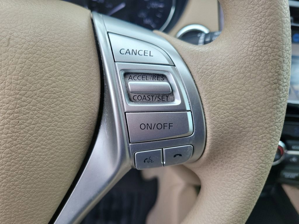 Used 2015 Nissan Rogue SV w/ SV Premium Package image 27