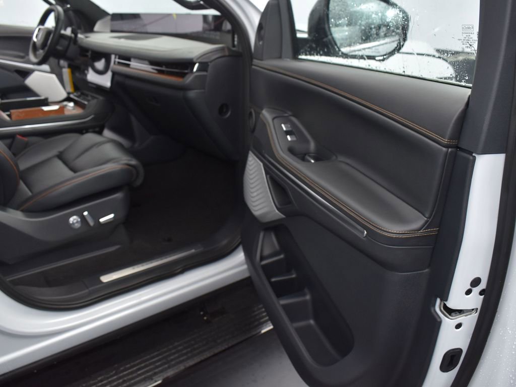 New 2026 Lincoln Navigator Black Label AWD/4WD image 17