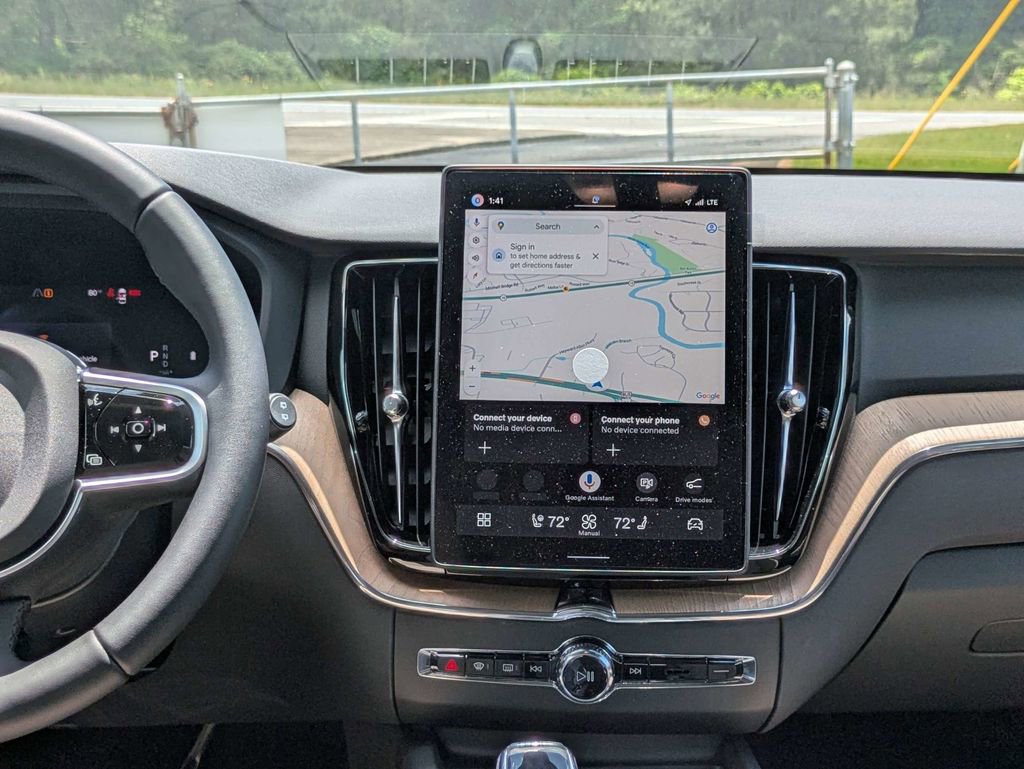 New 2026 Volvo XC60 B5 Plus w/ Protection Package Premier AWD/4WD image 19
