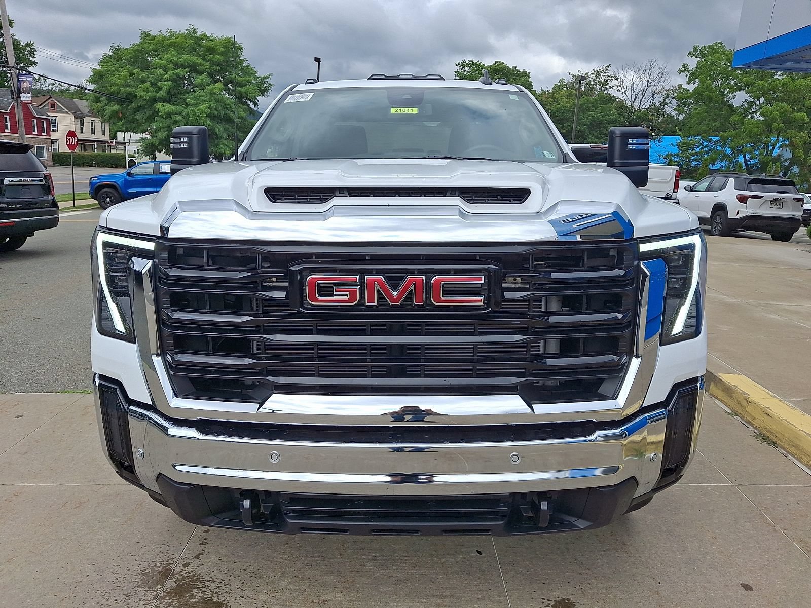 New 2026 GMC Sierra 2500 Pro w/ 1SA Pro Safety Plus Package AWD/4WD image 2