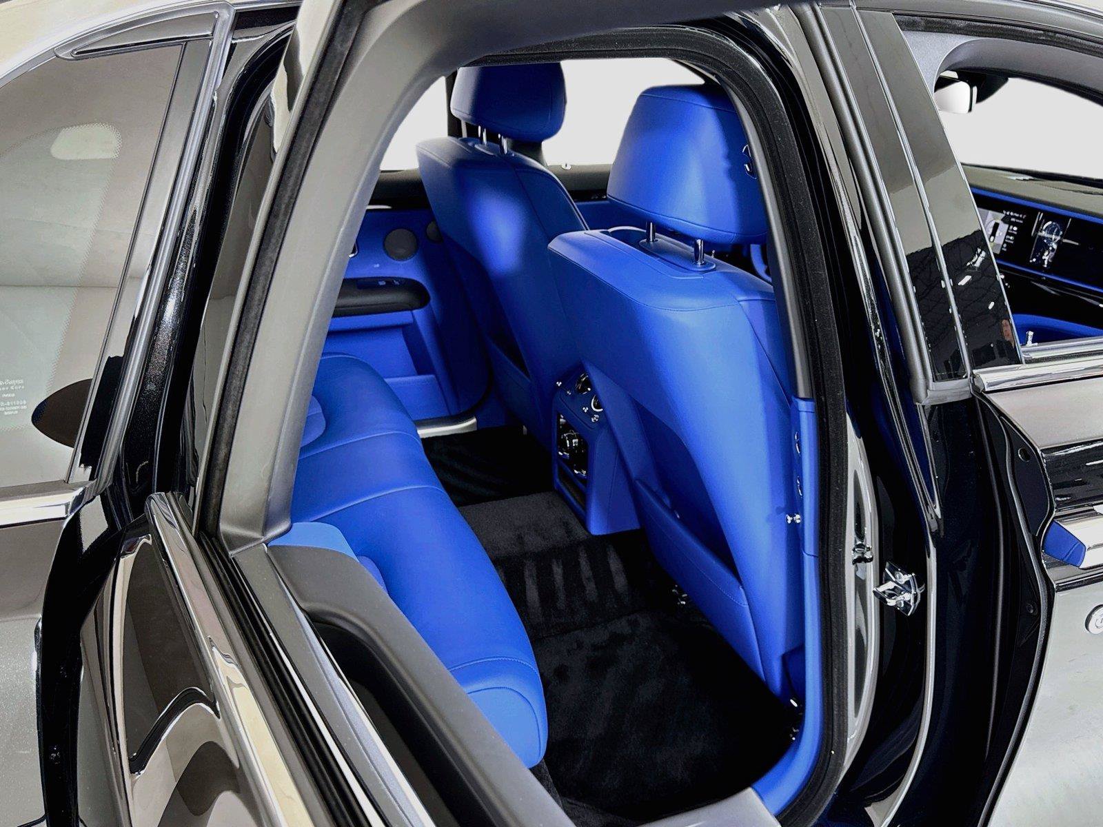 Used 2025 Rolls-Royce Ghost AWD/4WD image 32