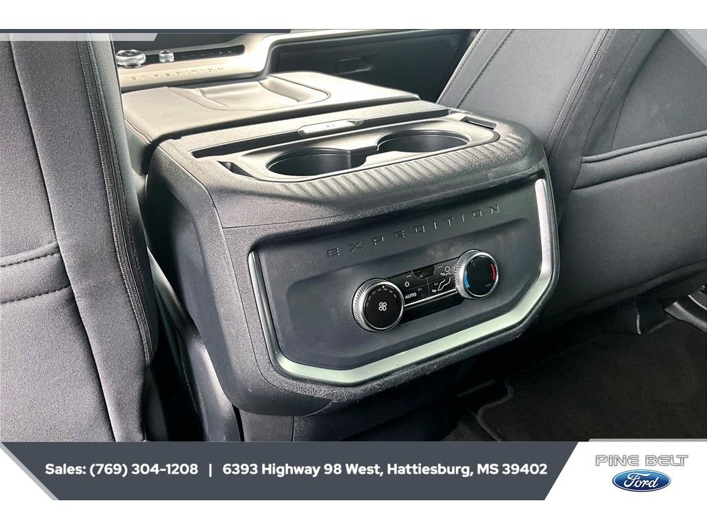 Used 2025 Ford Expedition Active RWD image 25