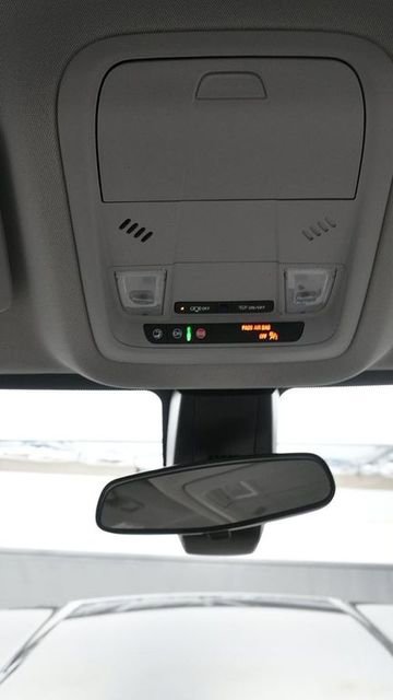 Used 2022 GMC Acadia SLE w/ LPO, Floor Liner Package AWD/4WD image 28