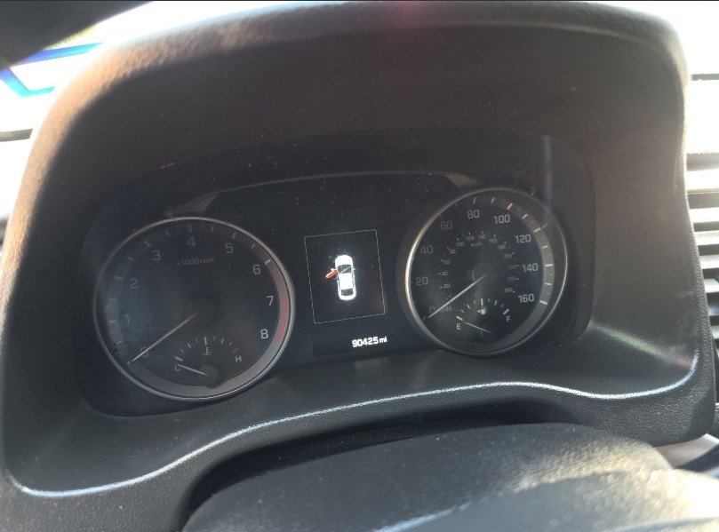 Used 2017 Hyundai Elantra Limited w/ Limited Tech Package 08 image 23