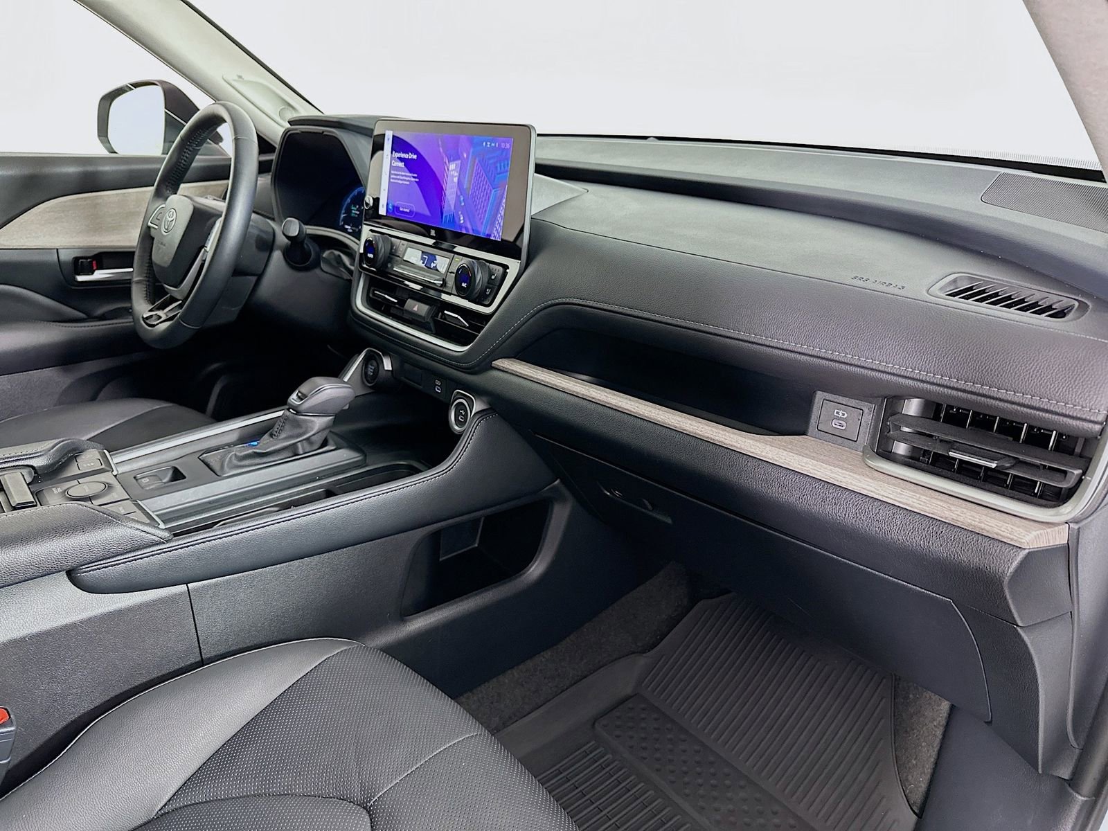 Certified 2024 Toyota Grand Highlander AWD image 30