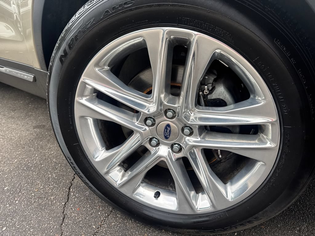 Used 2017 Ford Explorer Limited w/ Equipment Group 301A FWD image 35