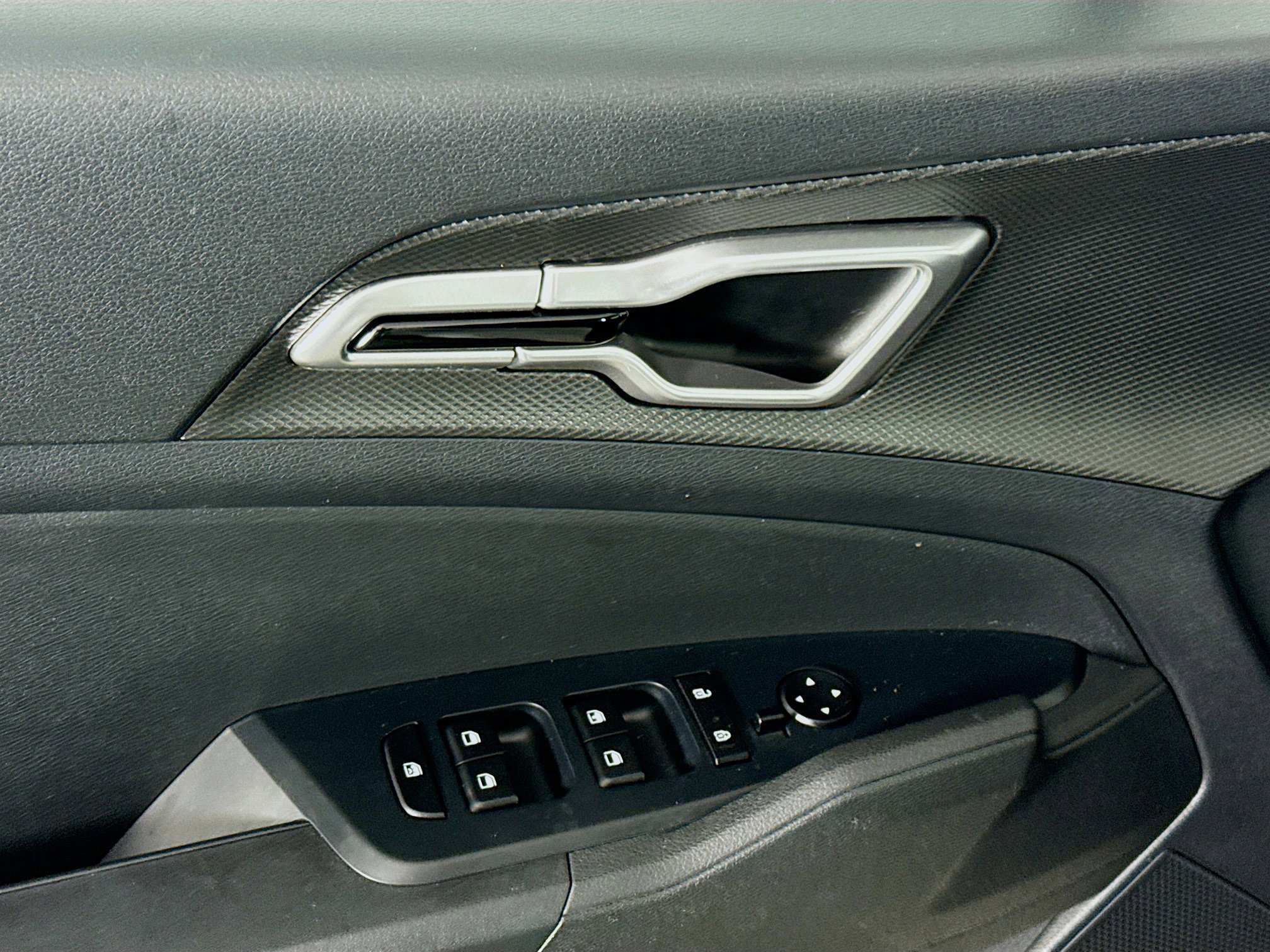 Used 2025 Kia Sportage LX image 23