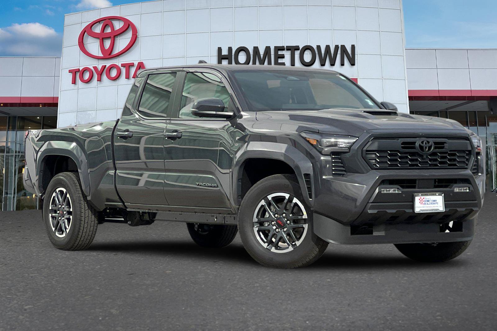 Used 2024 Toyota Tacoma TRD Sport w/ TRD Sport Premium Package AWD/4WD image 2