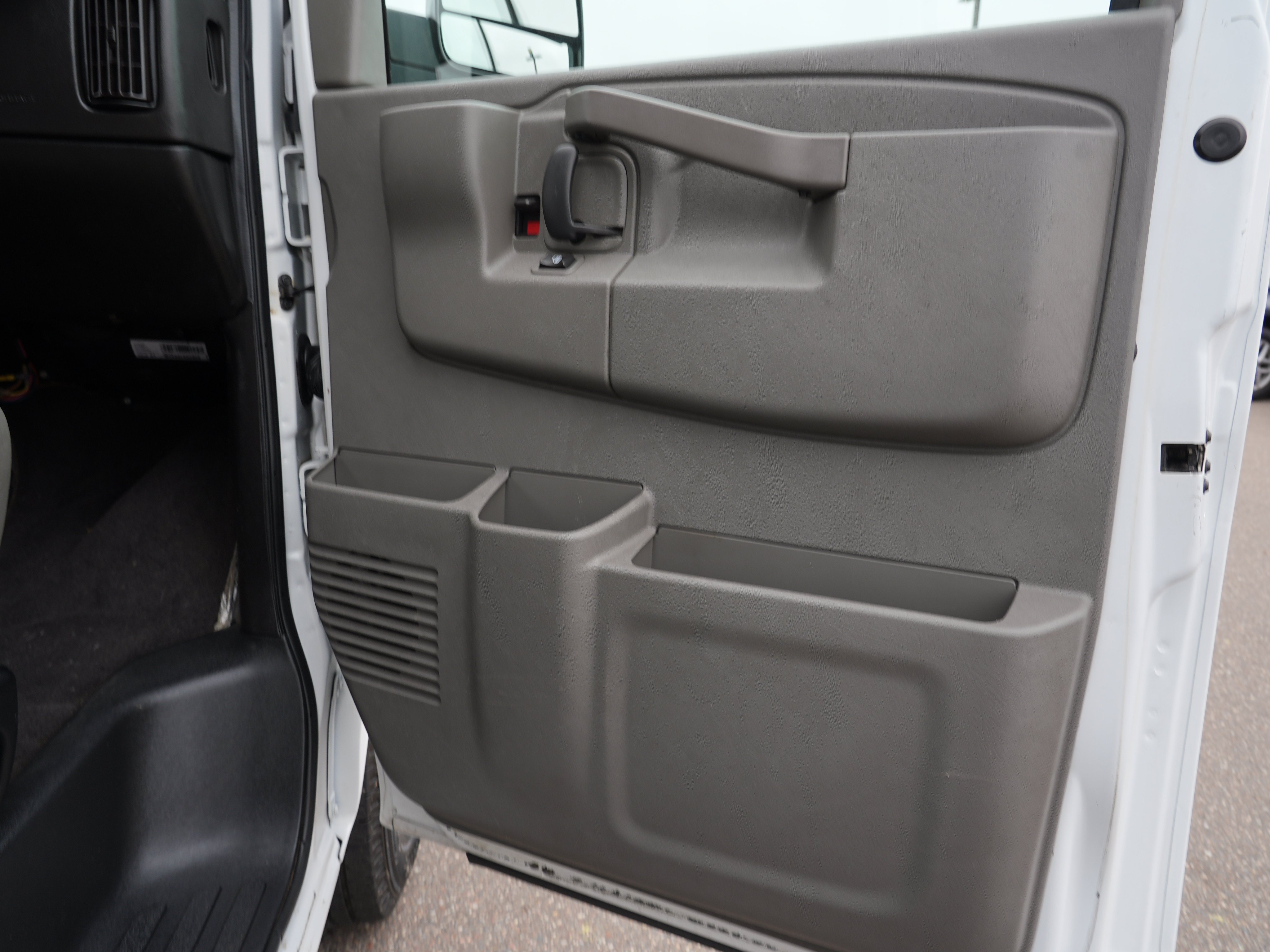 Used 2019 Chevrolet Express 3500 LT w/ LT Preferred Equipment Group RWD image 21