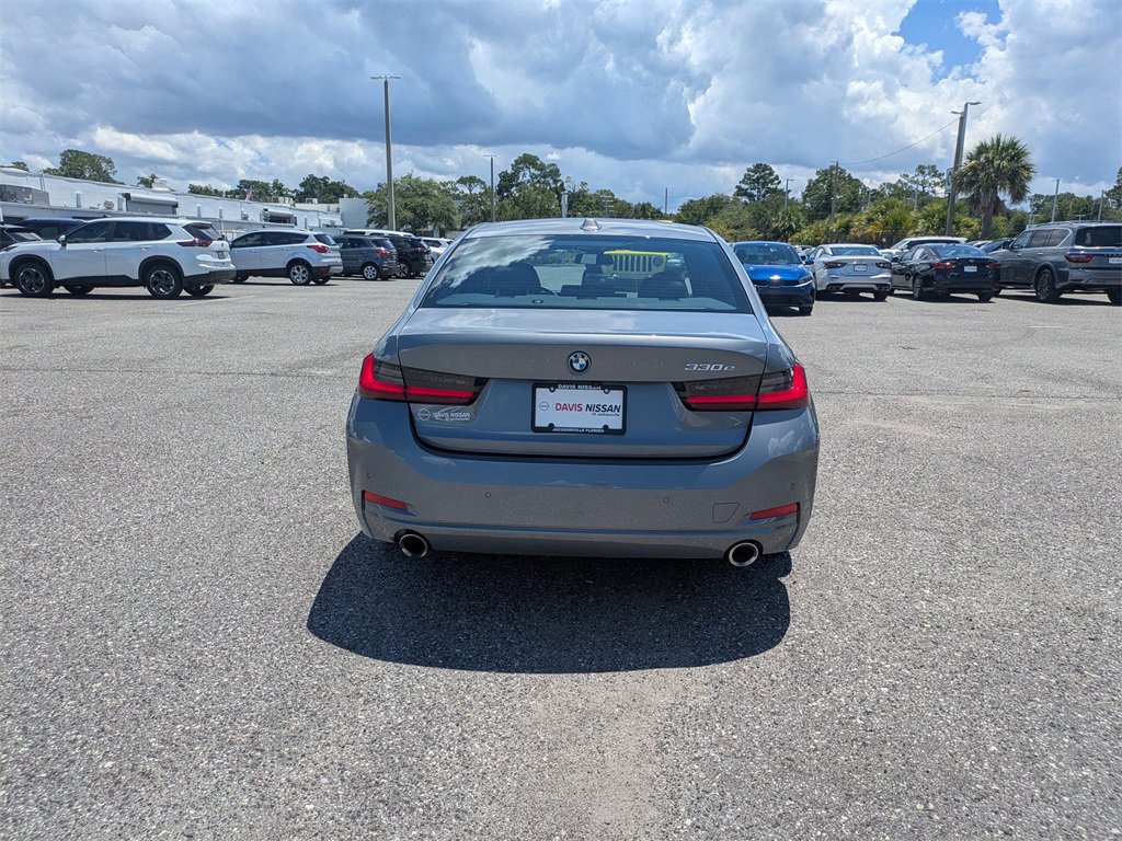 Used 2024 BMW 330e image 4