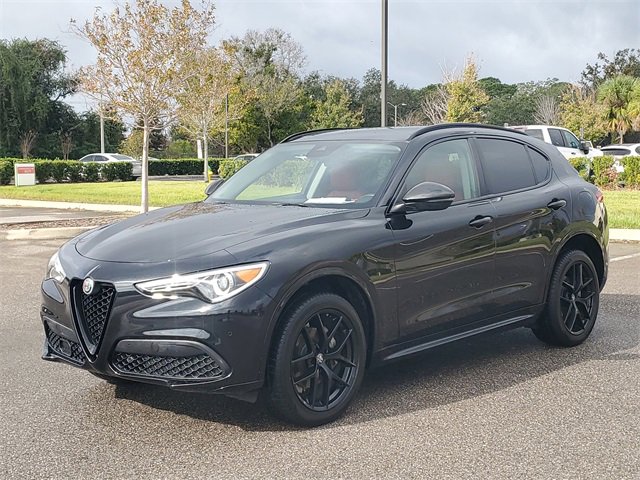 Used 2021 Alfa Romeo Stelvio Sprint w/ Nero Edizione image 2