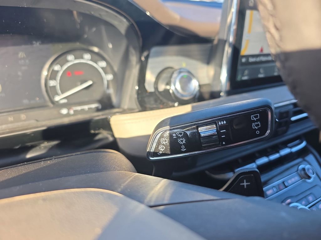 Used 2022 Lincoln Corsair AWD w/ Equipment Group 101A image 37