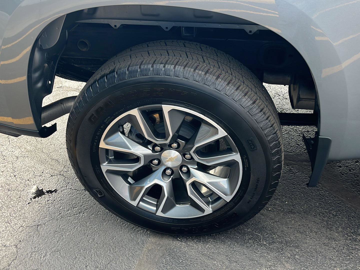 Used 2023 Chevrolet Silverado 1500 LT AWD/4WD image 32