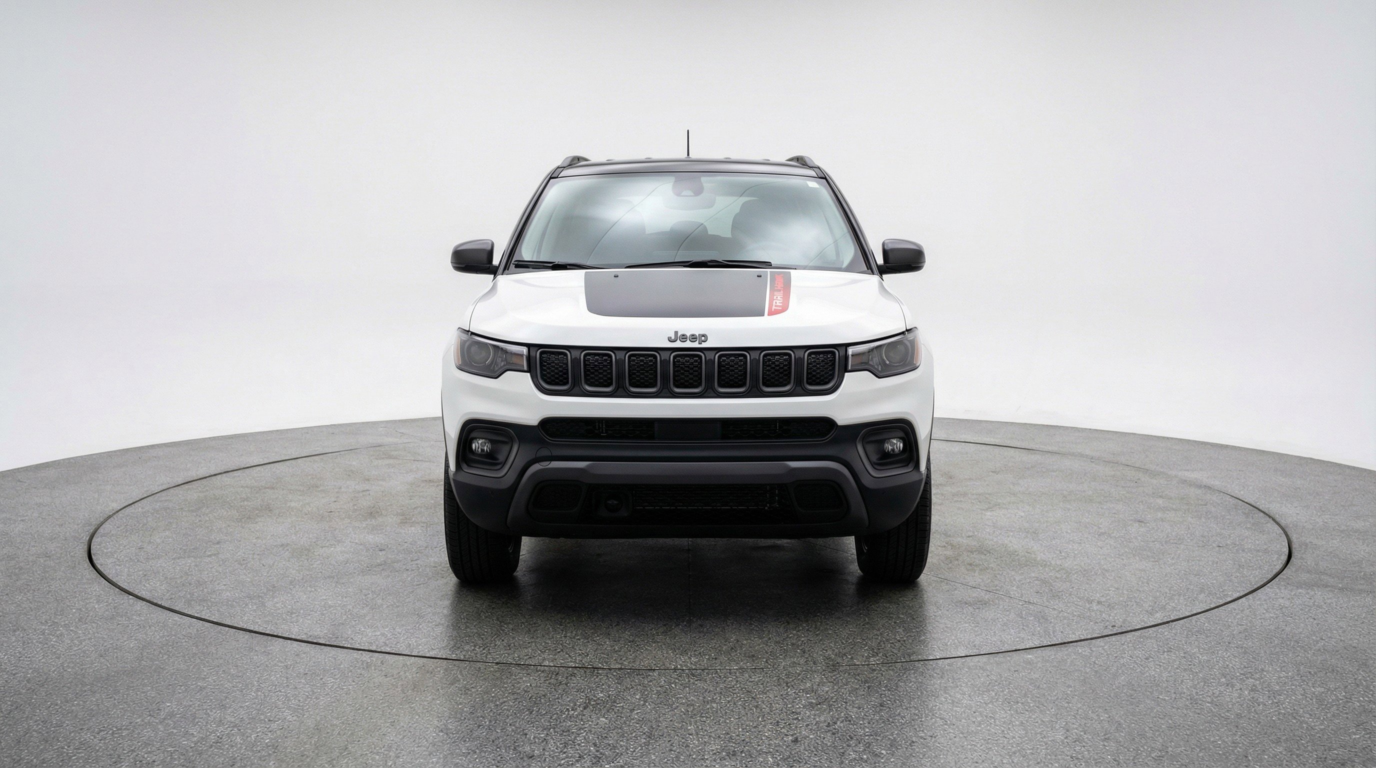 Used 2025 Jeep Compass Trailhawk image 2