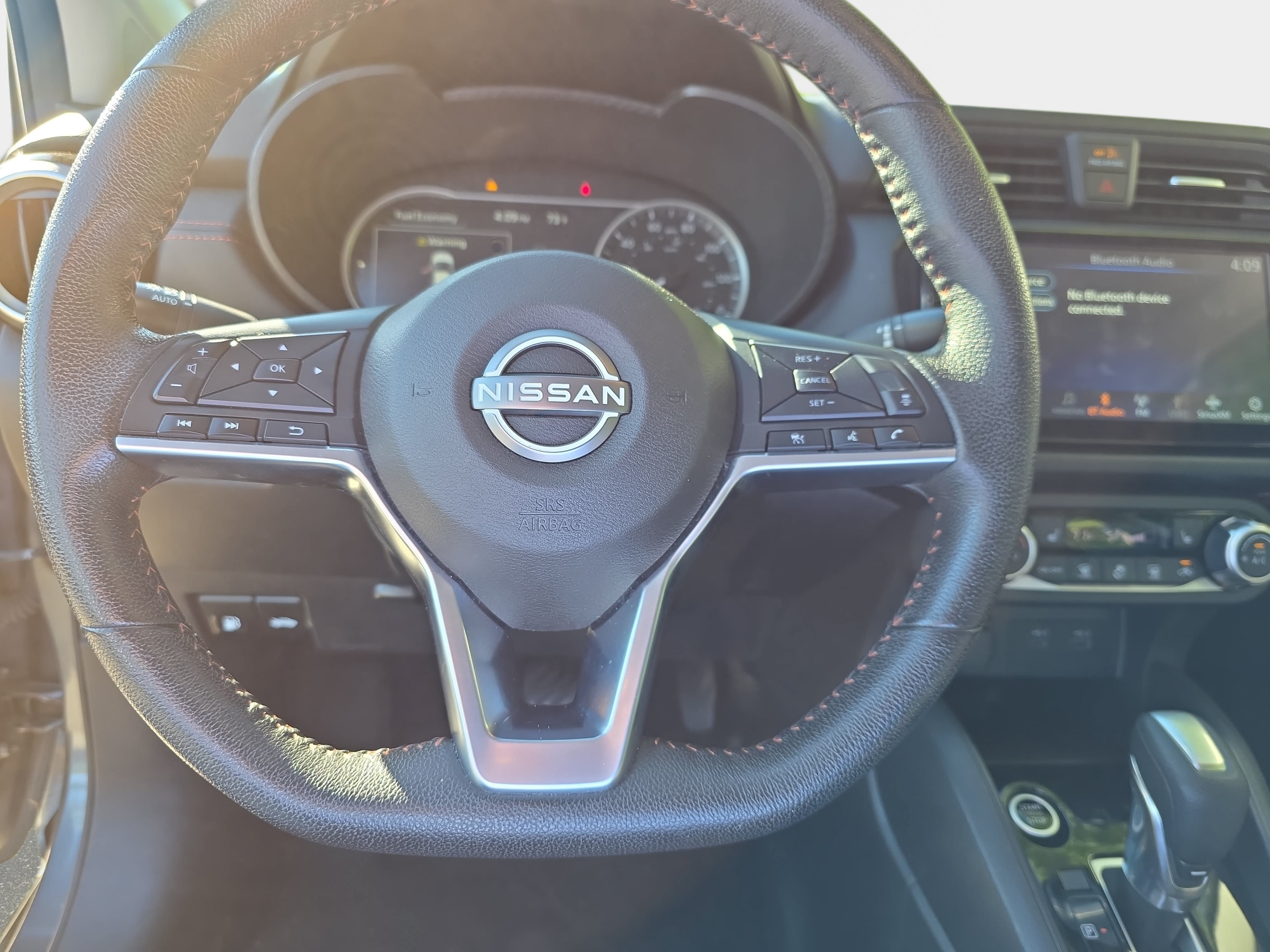 Used 2024 Nissan Versa SR FWD image 11