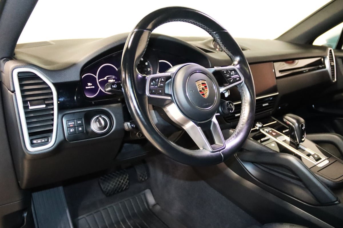 Used 2023 Porsche Cayenne Coupe w/ Towing Package w/o Tow Ball AWD/4WD image 42