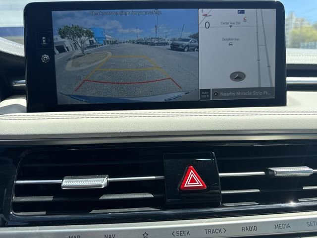 Used 2025 Genesis G70 2.5T image 25