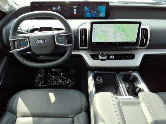 New 2026 Ford Expedition Active image 14