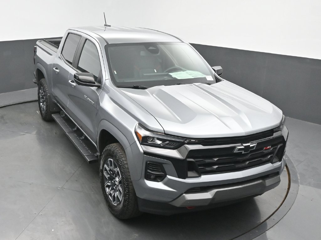 Used 2025 Chevrolet Colorado Z71 w/ Technology Package AWD/4WD image 48